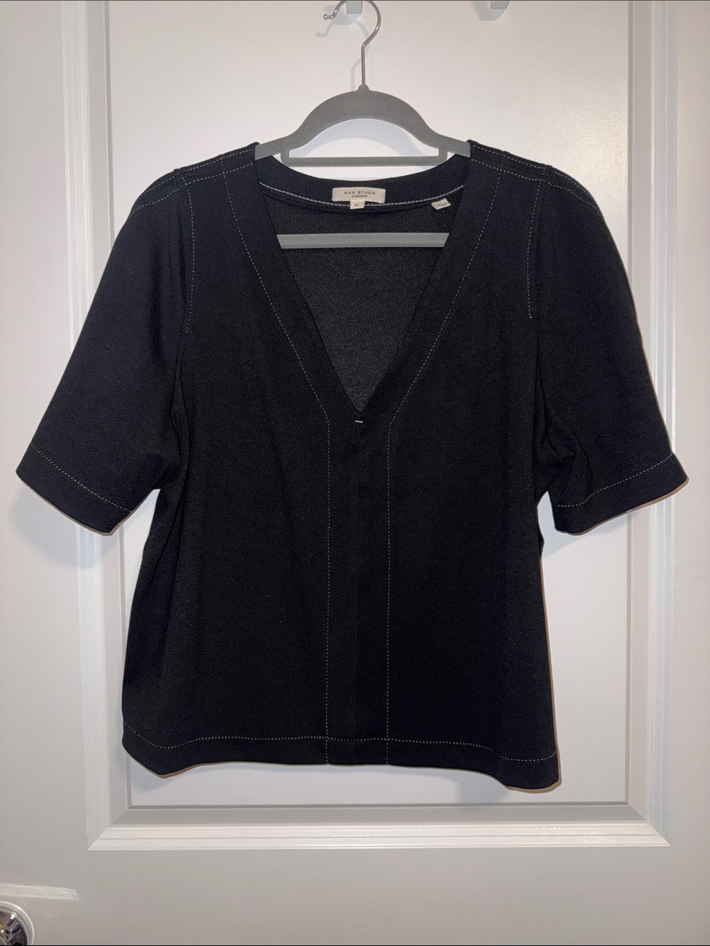 Black Short-Sleeve V-Neck Top with Contrast Stitching
